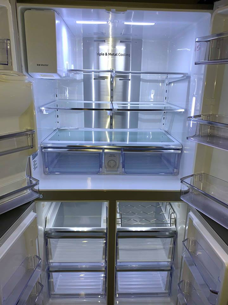 Samsung Counter Depth Family hub 4 flex door refrigerator In stainless steel - New 4 Less Appliances