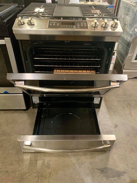 GE Slide-in Gas stove in stainless steel - New 4 Less Appliances