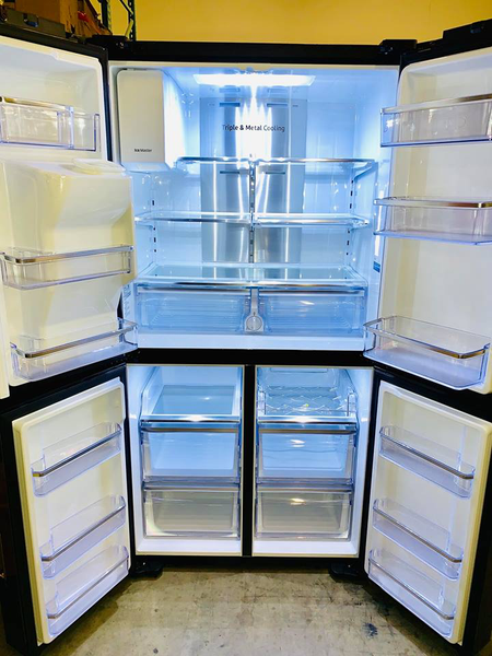 Samsung Flex 4 door Family Hub Refrigerator in Black stainless - New 4 Less Appliances