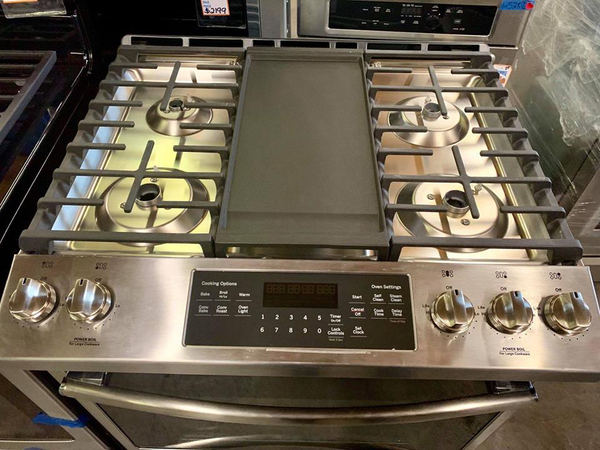GE Slide-in Gas stove in stainless steel - New 4 Less Appliances